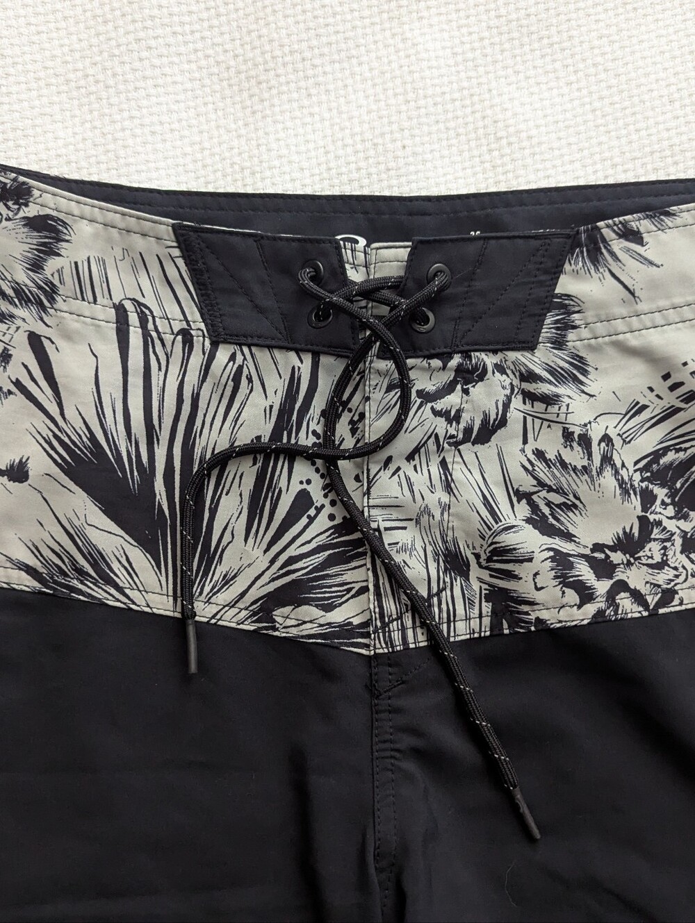 OAKLEY Mens Sz.36 Waist Boardshorts/Surf/Swim - Picture 2 of 7